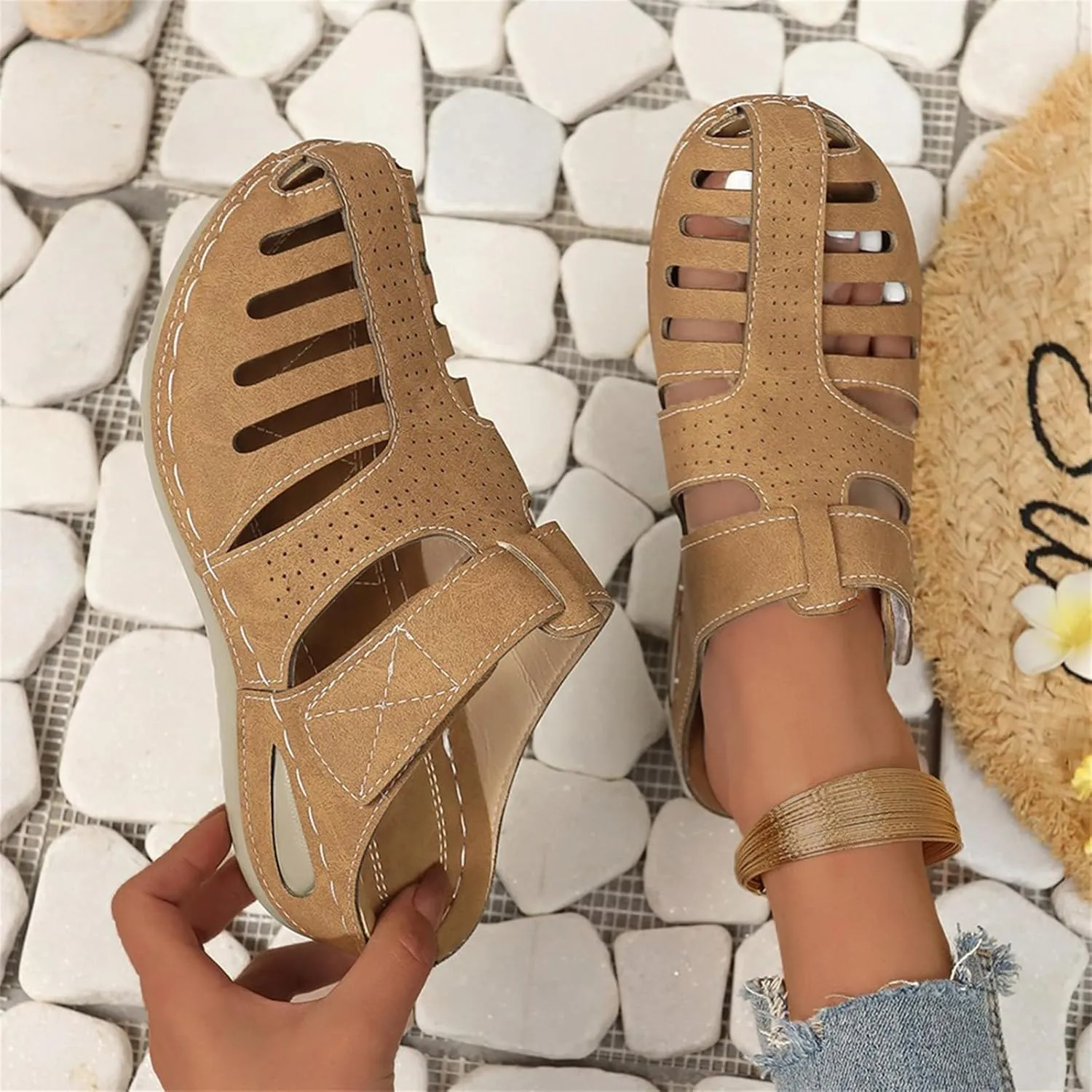 Closed Toe Sandals Women Wide Width Breathable Anti-Slip Orthopedic Sandals with Arch Support Hollow Out Platform Gladiator Buckle Strap Beach Shoes