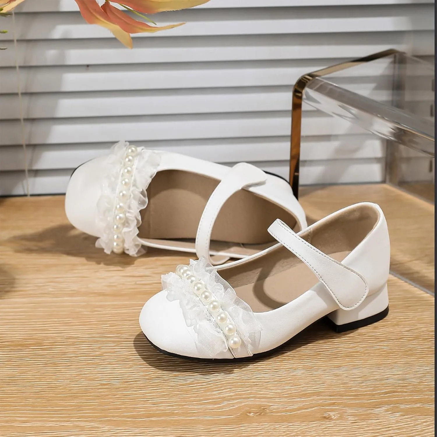 Girls Flower Sandal White Thick Heel French Mary Jane Girls High Heel Single Shoes Summer Shallow Mouth Versatile Small Leather Shoes