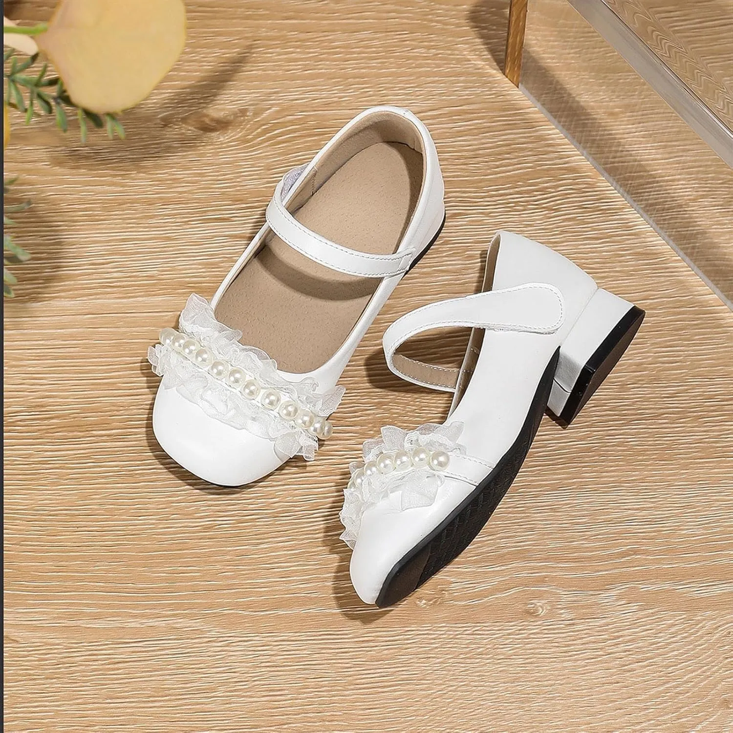 Girls Flower Sandal White Thick Heel French Mary Jane Girls High Heel Single Shoes Summer Shallow Mouth Versatile Small Leather Shoes