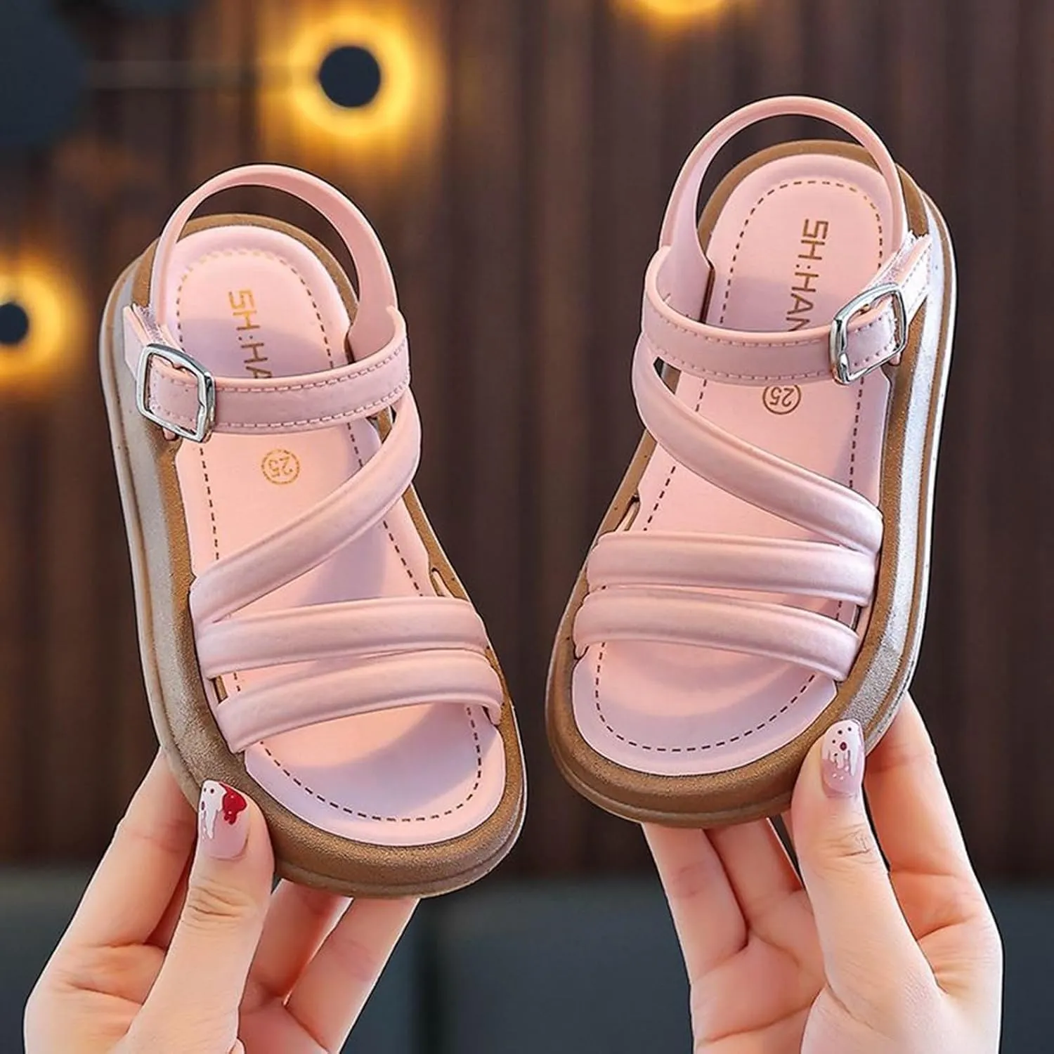Girls Sandals Low Heels Dress Children's Casual Sandals Princess Shoes Soft Sole Fashionable Versatile Little Girl Beach Comfortable Comfortable Sandal with Adjustable Back Strap