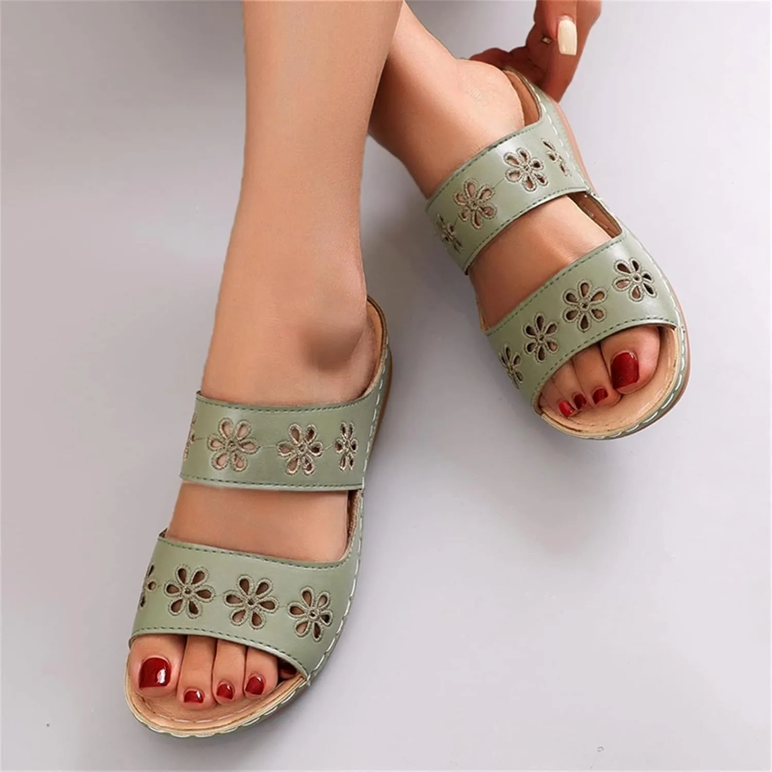 Orthopedic Summer Slides for Women with Arch Support Comfortable Walking Shoes Lightweight Adjustable Straps Beach Casual Outdoor Recovery Sandals