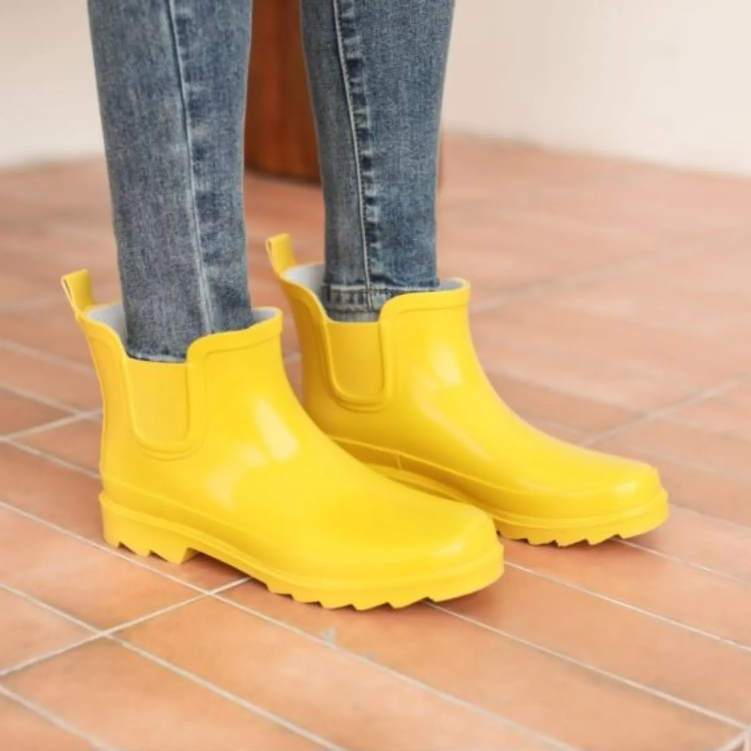 Women's Rubber Rain Boots Waterproof And Anti-slipping Rainboots For Women Stylish Light Ankle Rain Shoes-Runs 1 size samller